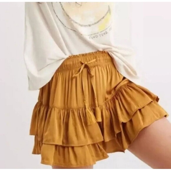 Aerie Sweet N Silky Skirt Womens Medium Satin Ruffled Mini Tiered Layered Gold - Picture 1 of 7